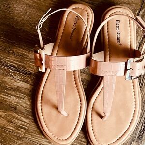 NEW! PIERRE DUMAS Buckle Thong Sandal in Nude Sz 11